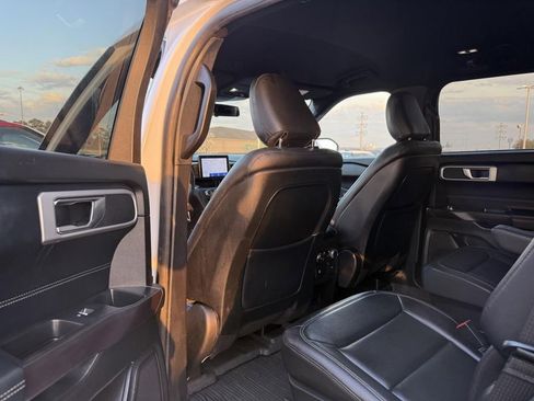 Used 2020 Ford Explorer XLT w/ Equipment Group 202A image 15