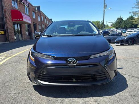 Used 2024 Toyota Corolla LE FWD image 2