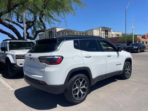 Used 2025 Jeep Compass Limited image 2