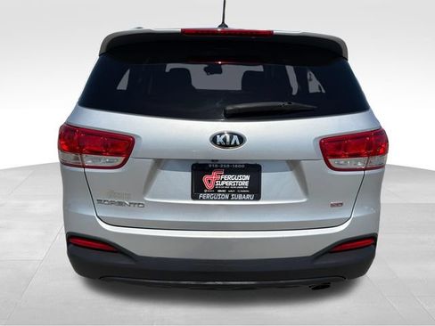 Used 2016 Kia Sorento FWD image 6