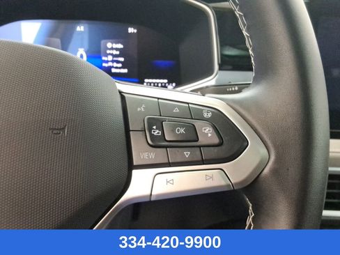 Used 2025 Volkswagen Taos SE w/ Panoramic Sunroof Package image 26