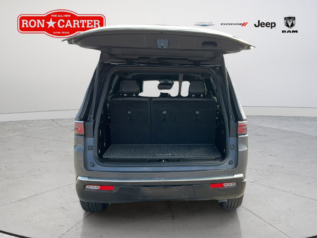 Used 2024 Jeep Wagoneer Series II w/ Flexible Seating Group RWD image 21