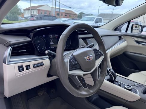 Used 2021 Cadillac XT5 Premium Luxury image 22