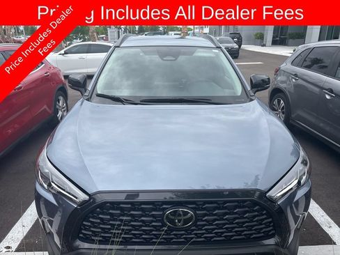 Used 2025 Toyota Corolla Cross LE FWD image 2
