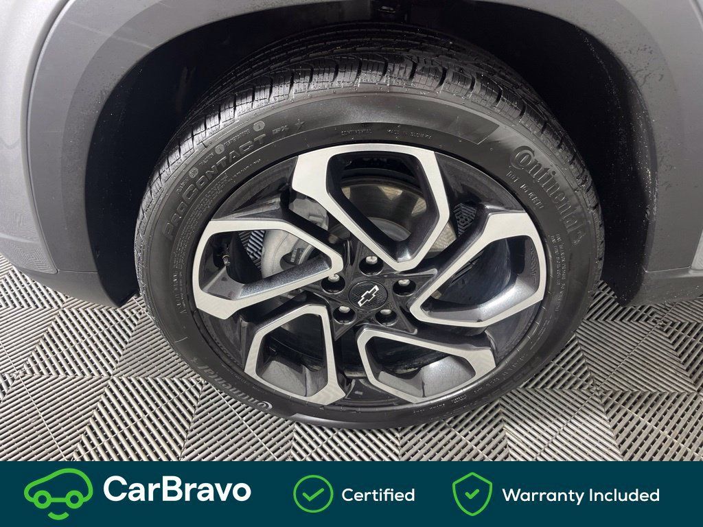 Used 2025 Chevrolet Trax RS w/ Sunroof Package FWD image 15