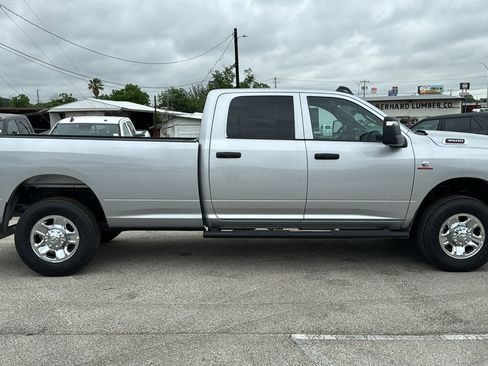 New 2026 RAM 3500 Tradesman AWD/4WD image 4