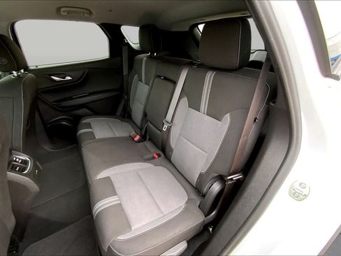 Used 2025 Chevrolet Blazer LT FWD image 19