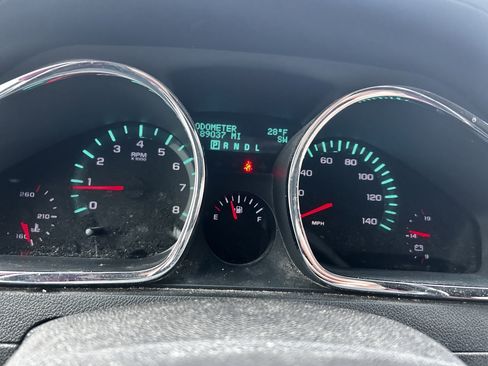 Used 2012 Chevrolet Traverse LT image 16