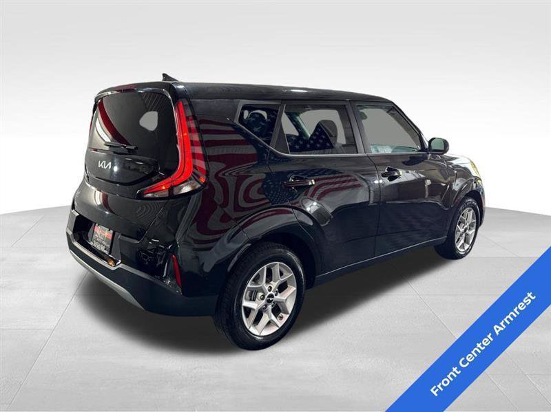 Used 2024 Kia Soul LX w/ Option Group 015 FWD image 5