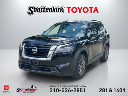 Used 2024 Nissan Pathfinder SV