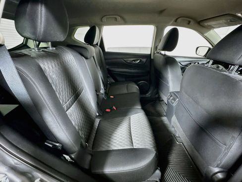Used 2018 Nissan Rogue SV AWD/4WD image 26