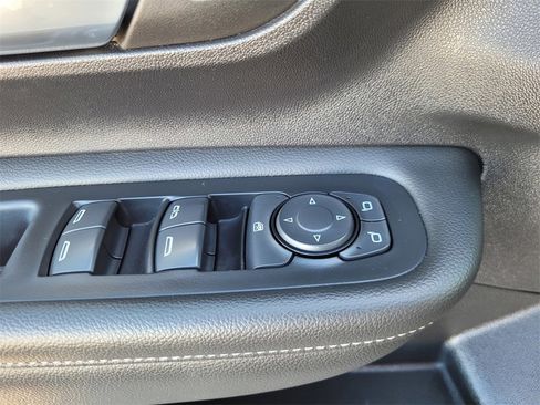 Used 2022 GMC Terrain SLE w/ Driver Convenience Package image 24