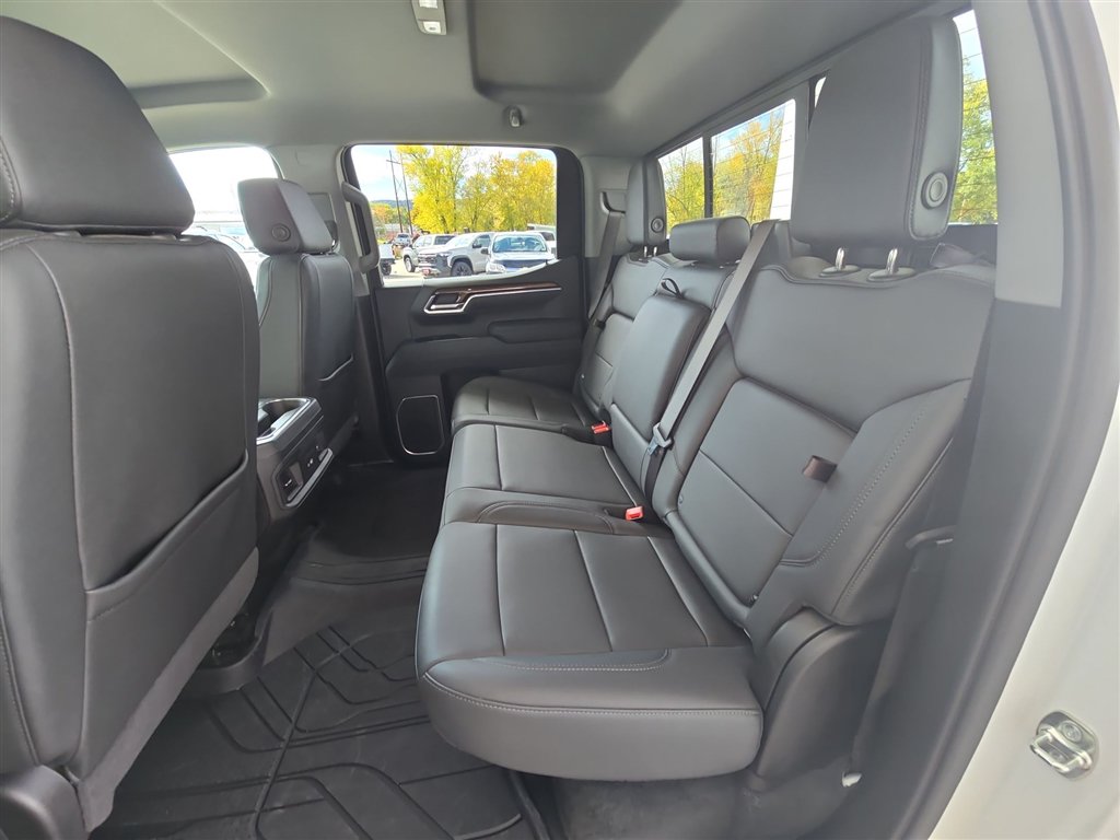 Used 2026 Chevrolet Silverado 1500 RST w/ Redline Edition AWD/4WD image 24