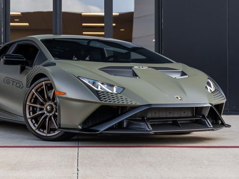Used 2024 Lamborghini Huracan STO image 5