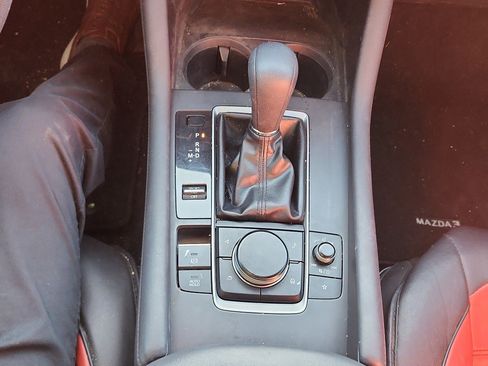 Used 2021 MAZDA MAZDA3 s image 21