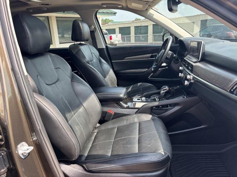 Used 2020 Kia Telluride SX w/ Towing Package FWD image 16