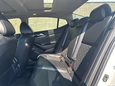 Used 2020 Nissan Maxima Platinum w/ Sport Mat Group FWD image 11