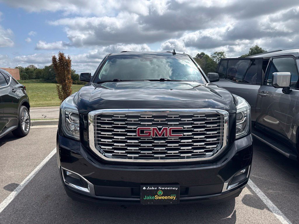 Used 2019 GMC Yukon Denali w/ Denali Ultimate Package AWD/4WD image 3
