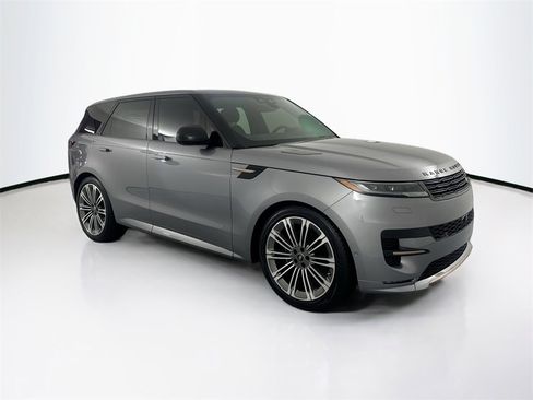 Used 2024 Land Rover Range Rover Sport Dynamic SE image 3