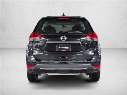 Used 2018 Nissan Rogue S image 6