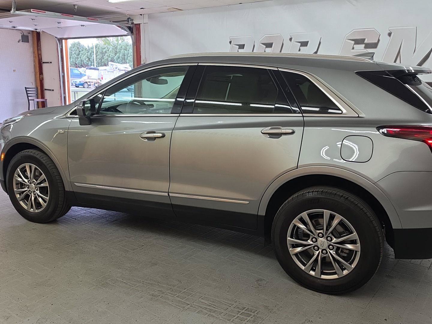 Used 2023 Cadillac XT5 Premium Luxury AWD/4WD image 3