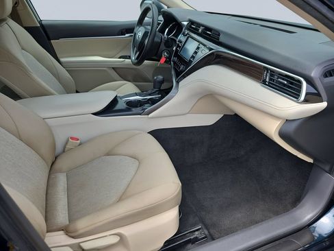 Used 2018 Toyota Camry LE FWD image 31