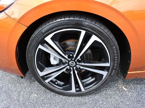 Used 2022 Nissan Sentra SR w/ SR Premium Package FWD image 31