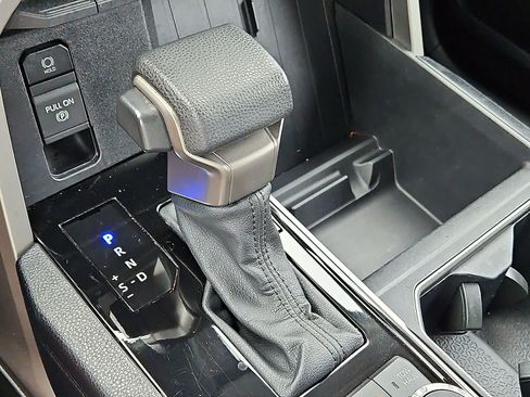 Used 2022 Toyota Tundra SR5 AWD/4WD image 21