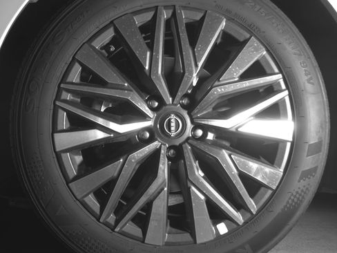 Used 2025 Nissan Altima 2.5 SV image 12