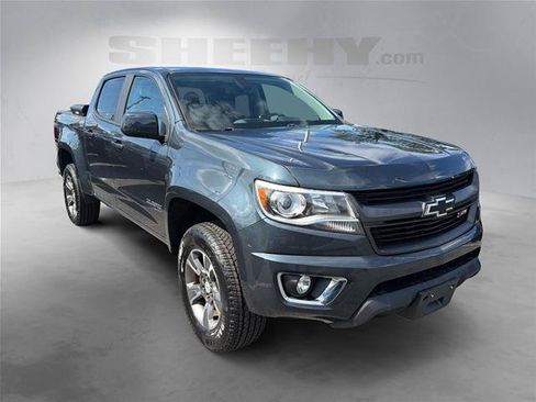 Used 2017 Chevrolet Colorado Z71 AWD/4WD image 2