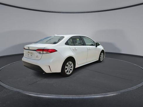 Used 2025 Toyota Corolla LE w/ Convenience Package image 8