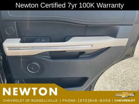 Used 2023 Ford Expedition Limited AWD/4WD image 31