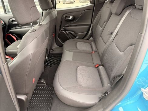 Used 2021 Jeep Renegade Trailhawk image 10