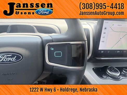 Used 2025 Ford Expedition Max Active AWD/4WD image 21