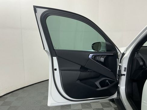 Certified 2025 BMW X3 xDrive30i w/ M Sport Package image 19