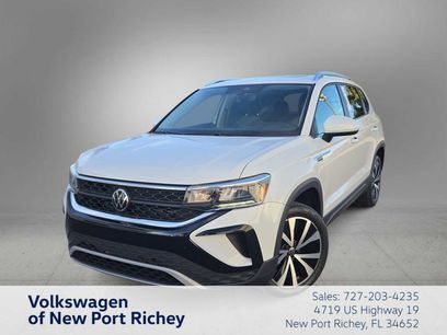 Used 2023 Volkswagen Taos SE w/ Panoramic Sunroof Package