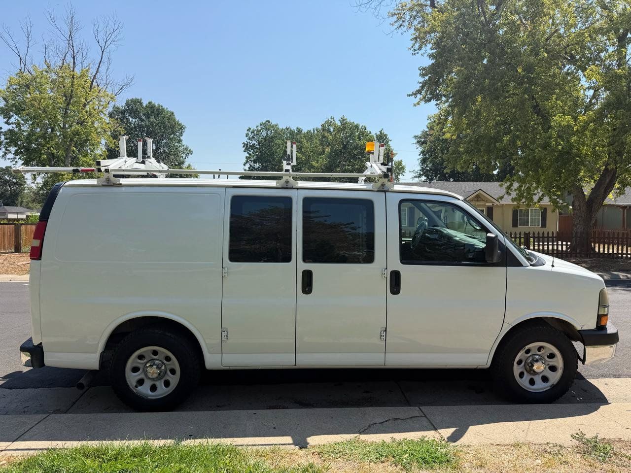 Used 2013 Chevrolet Express 1500 AWD image 6