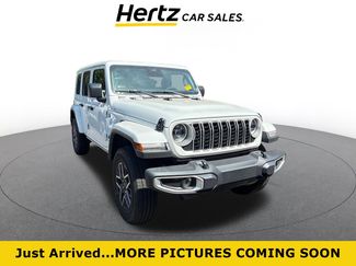 Used 2025 Jeep Wrangler Sahara video 1
