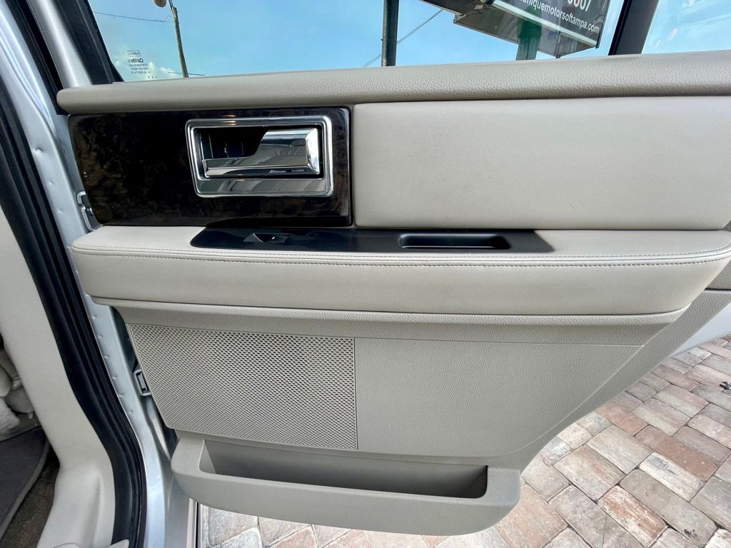 Used 2015 Lincoln Navigator 2WD image 45