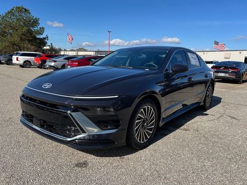 New 2025 Hyundai Sonata SEL image 3