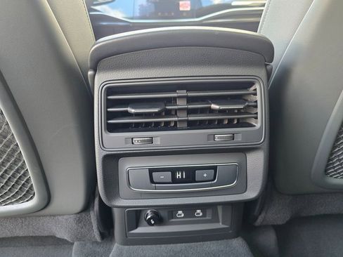 Used 2025 Audi Q7 3.0T Premium Plus image 45