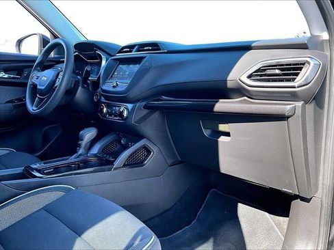 Used 2022 Chevrolet TrailBlazer LT FWD image 14