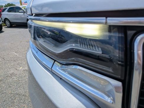 Used 2023 Jeep Wagoneer L Series III w/ Preferred Equipment Group AWD/4WD image 11
