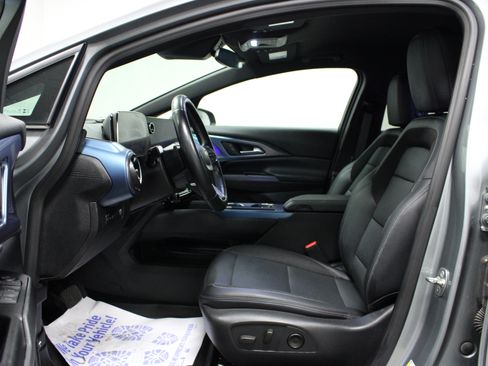 Used 2024 Chevrolet Equinox EV LT FWD image 12