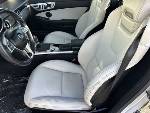 Used 2013 Mercedes-Benz SLK 250 image 12