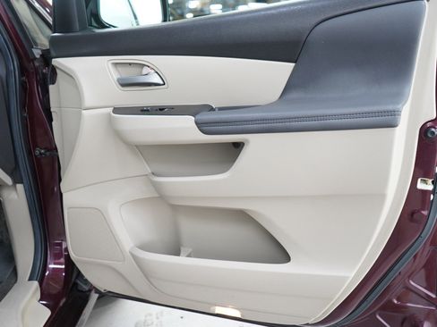 Used 2013 Honda Odyssey Touring image 9