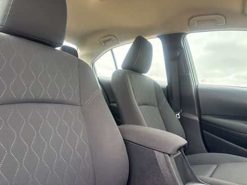 Used 2025 Toyota Corolla LE image 27