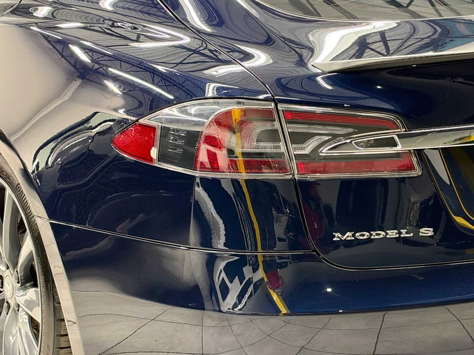 Used 2012 Tesla Model S Performance RWD image 12