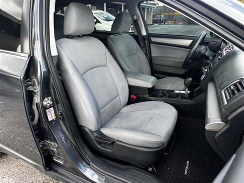 Used 2019 Subaru Outback 2.5i AWD/4WD image 13