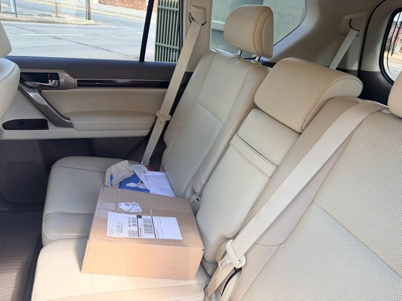 Used 2019 Lexus GX 460 Premium w/ Premium Package AWD/4WD image 8